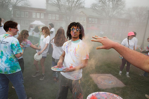 6-20240410-C06183-Holi-cZ.jpg