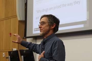 Colgan ’80 Speaks on Chemistry Career in Campus Visit