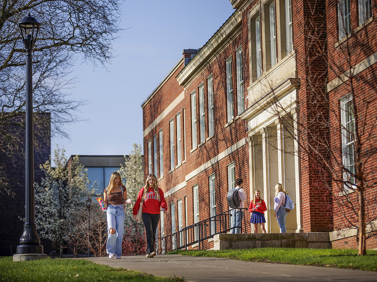 Students walking together outside of Moffett Center