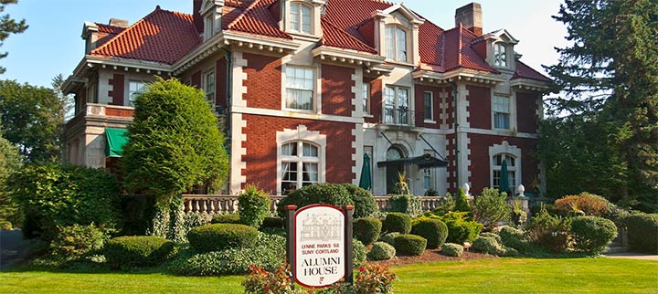 Outside front view of the Lynne Parks '68 SUNY Cortland Alumni House